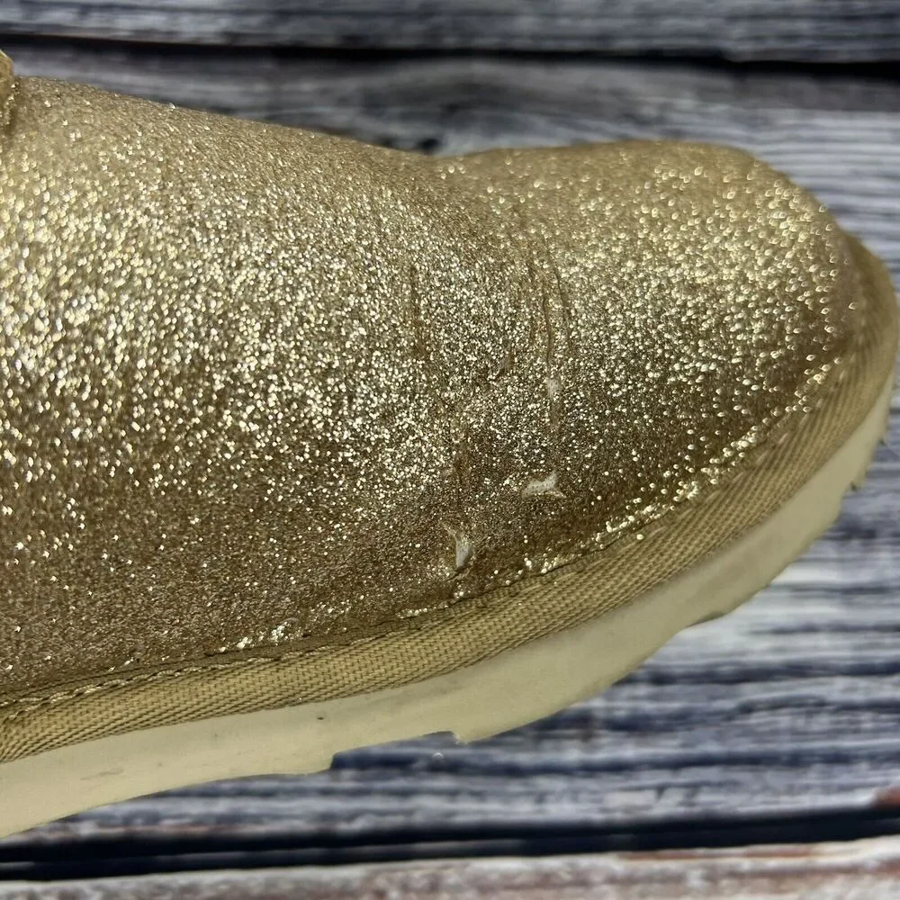 Ugg Classic Short II Glitter Gold Winter Boots, Youth 6 Women’s 7